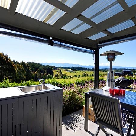 The Shed With A View Apartment Mahana Luaran gambar